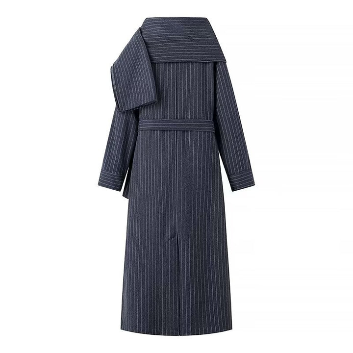 Manteau élégant pour dames avec large col et ceinture Chic & Stil
