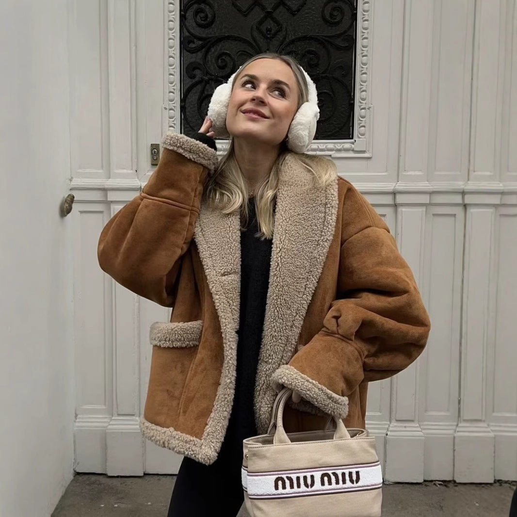 Cozy blazer jacket for women in teddy look with practical pockets Lune London