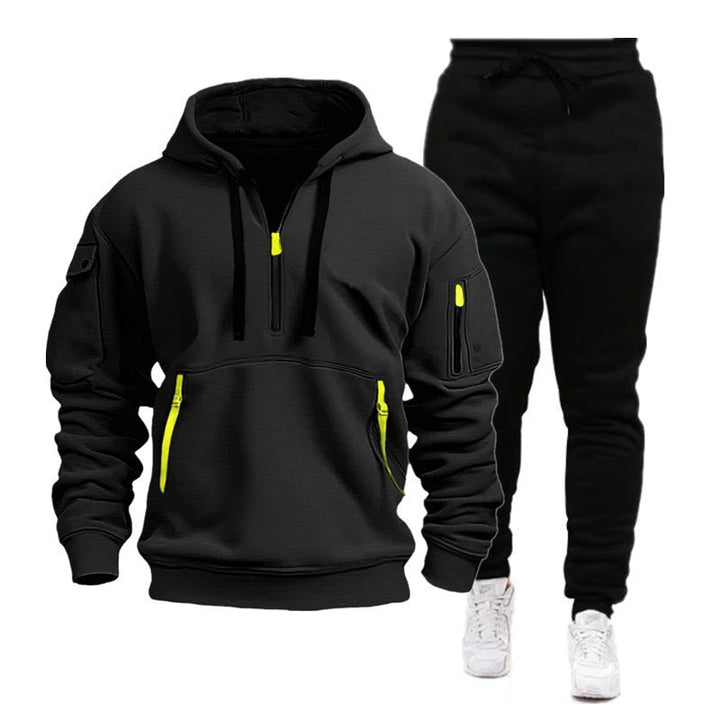Women's hoodie with functional zip pockets and athletic fit Chic & Stil