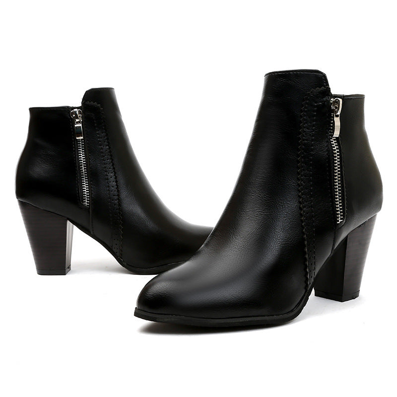 Elegant women's boots with trendy zipper and comfortable block heel Lune London