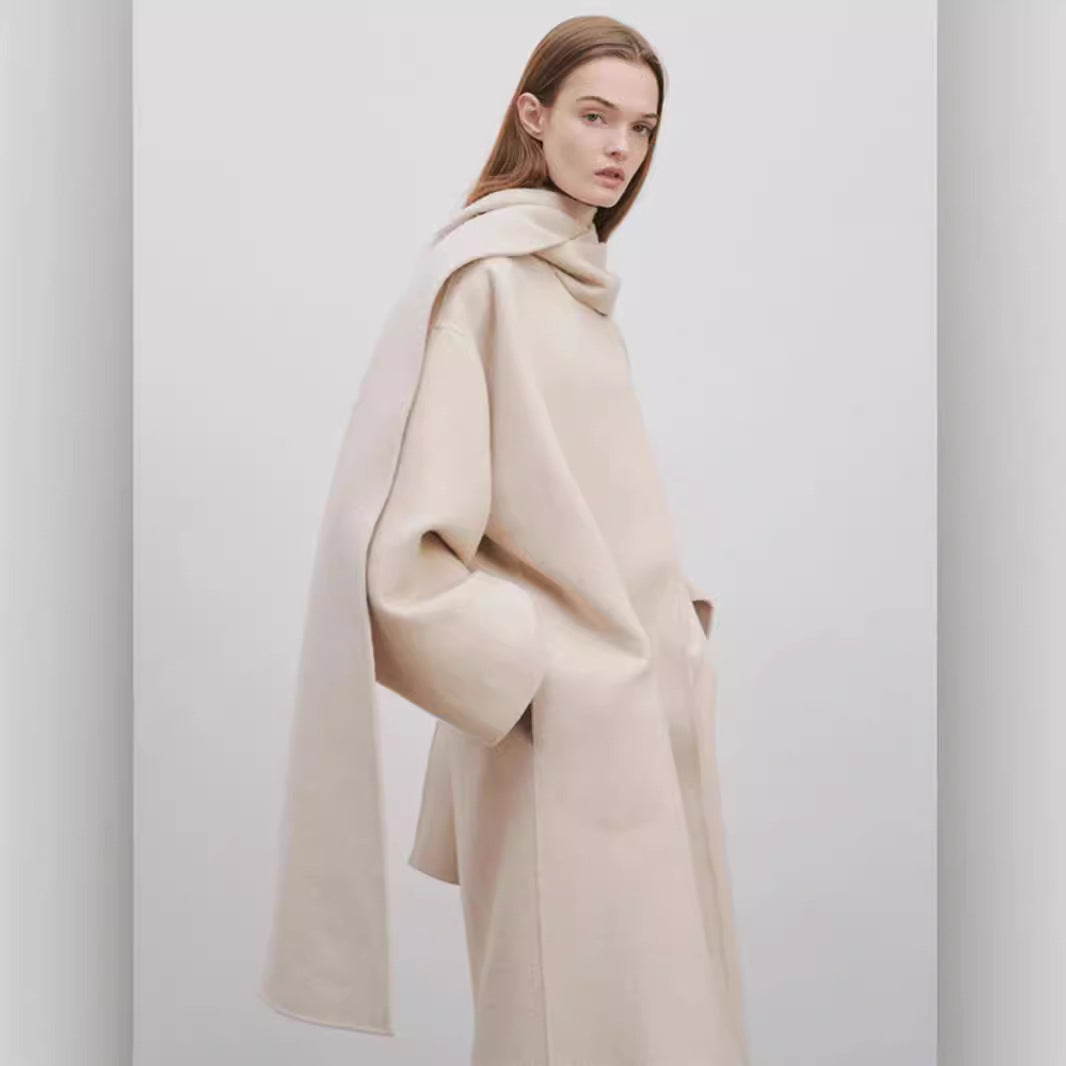 Poncho en laine élégant et intemporel pour femmes avec écharpe Chic & Stil