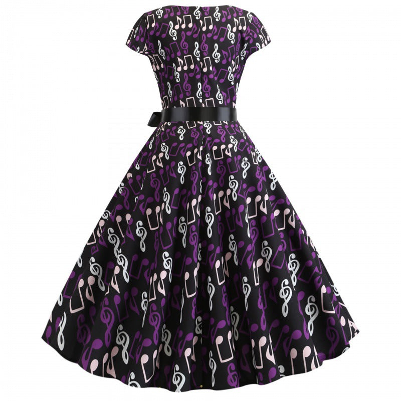 Robe swing pour femmes avec motif artistique et ceinture élégante Chic & Stil