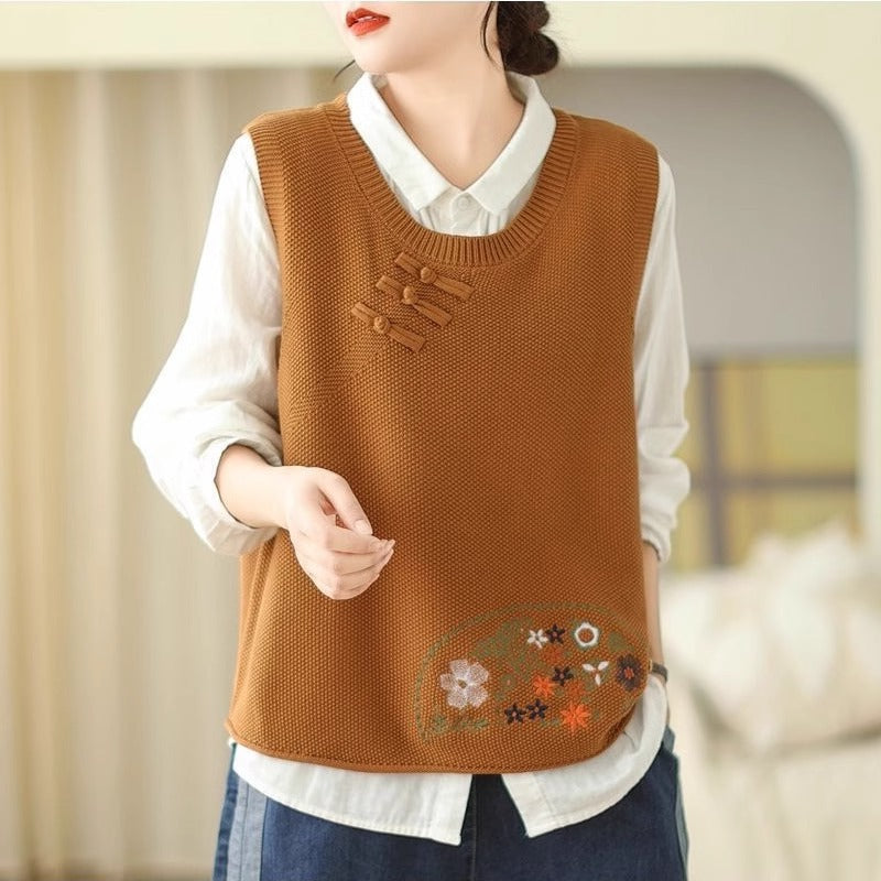 Knitted sweater for women with decorative embroidery Lune London