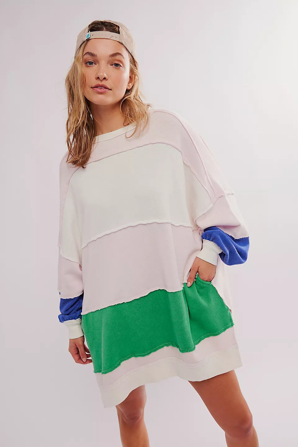 Oversized casual sweater for women with chic and stylish color block design