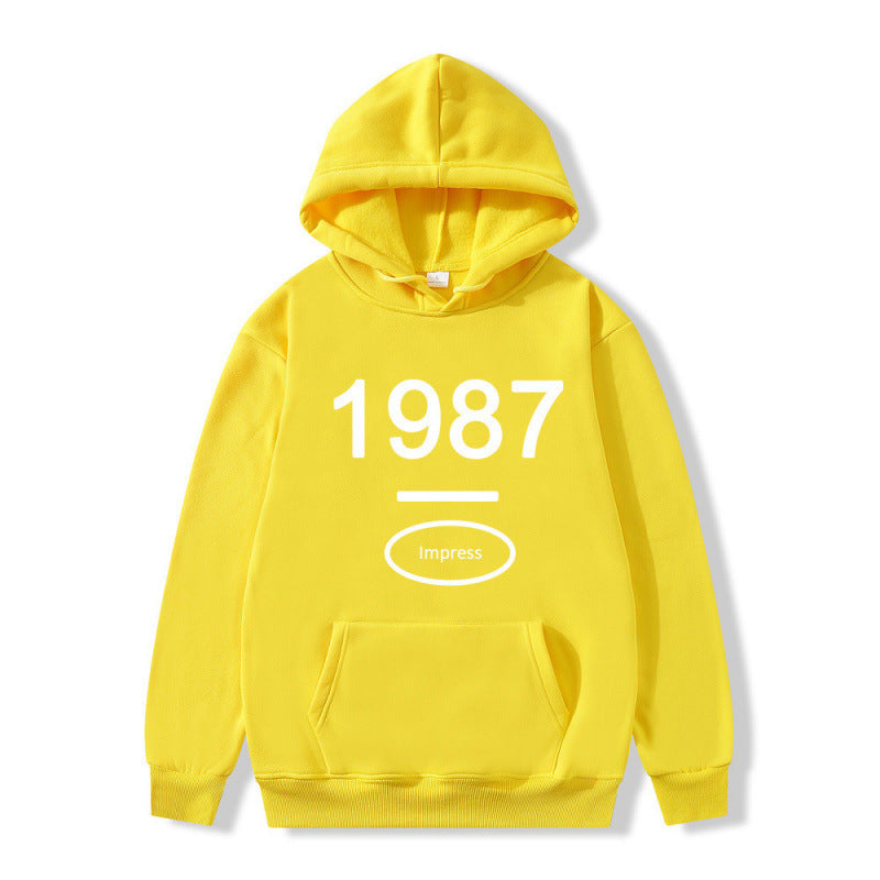Women's hooded sweatshirt with practical kangaroo pocket design Lune London