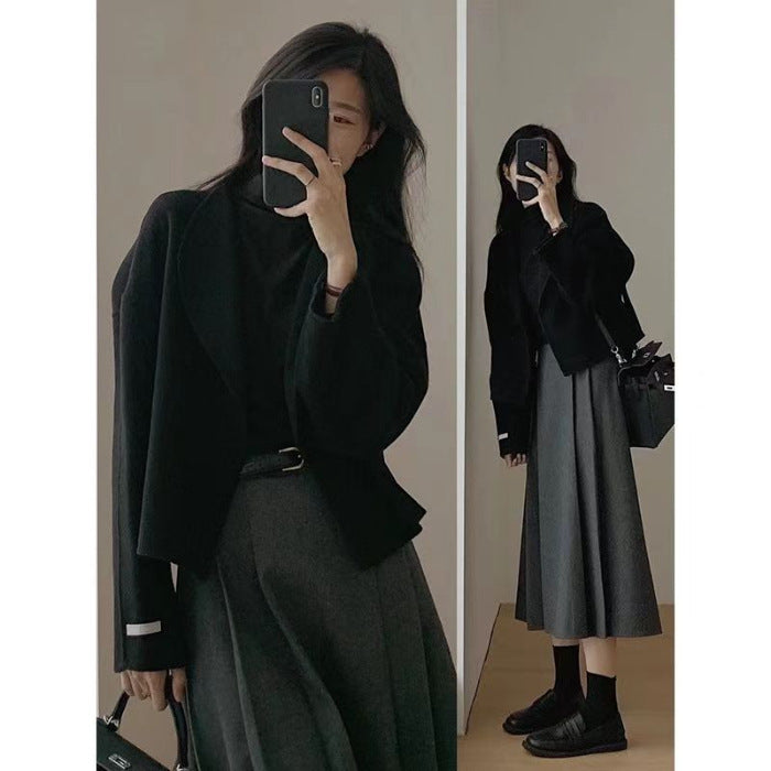 Women's Fashion Short Jacket with Chic Cut and Detail-rich Seams Chic & Stil