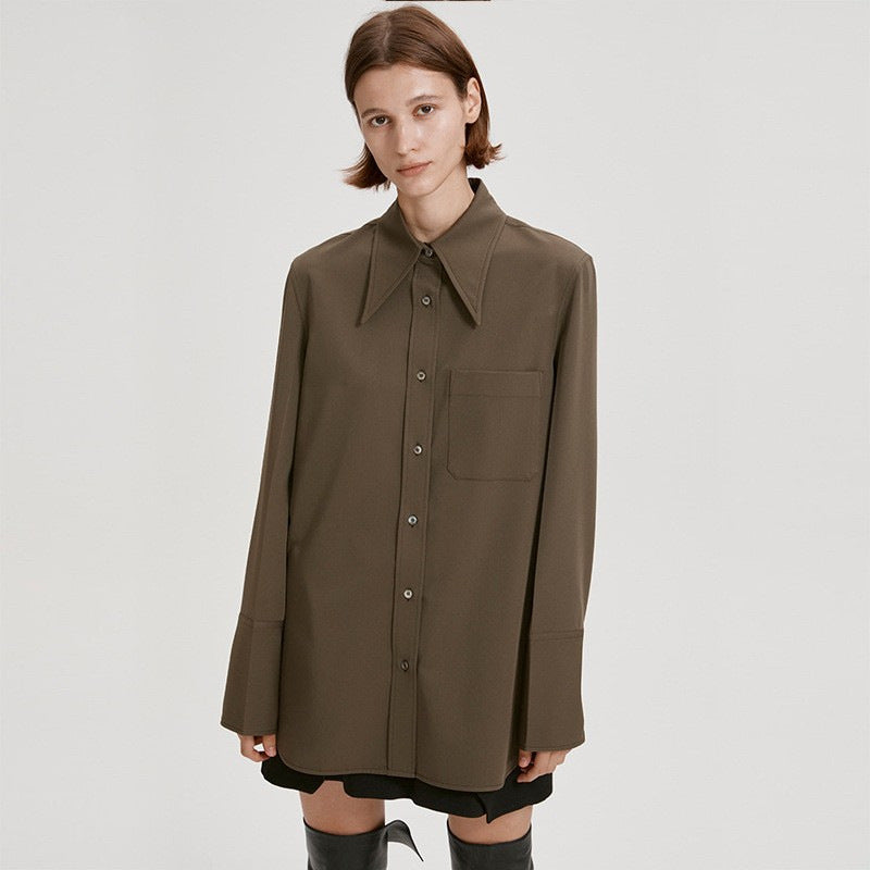 Chemisier moderne pour femmes avec col surdimensionné Chic & Stil