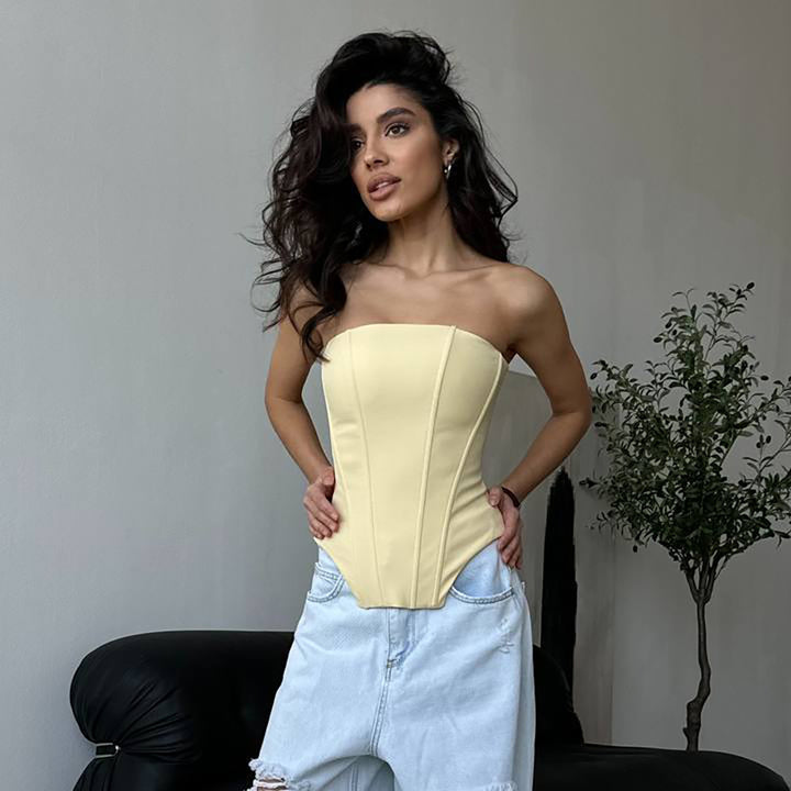Short jacket for women with a fitted cut and puff sleeves Lune London