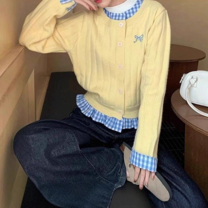 Trendy knit jacket for women with modern accents and a playful ruffle design Lune London