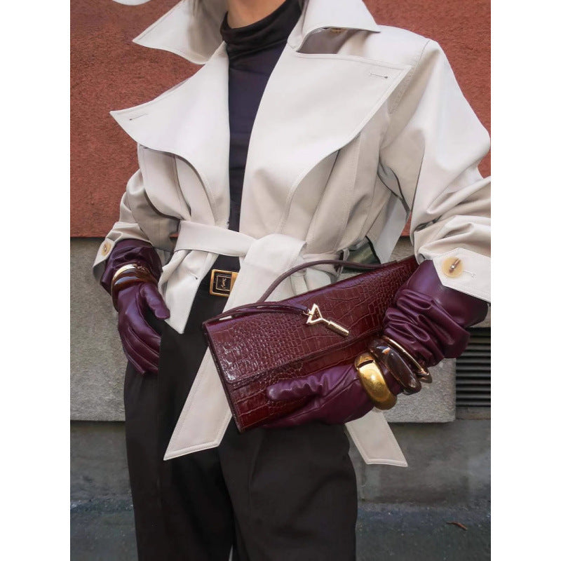 Fashionable women's trench coat with wide collar and belt at the waist Lune London