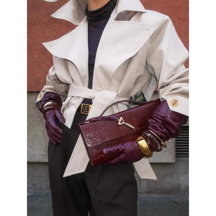 Fashionable women's trench coat with wide collar and belt at the waist Lune London
