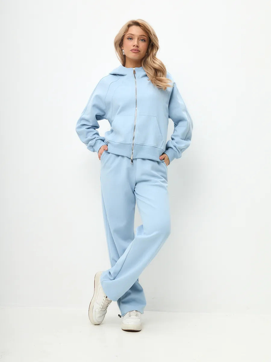 Relaxed fleece jogging set for women with high collar and full zip closure Lune London