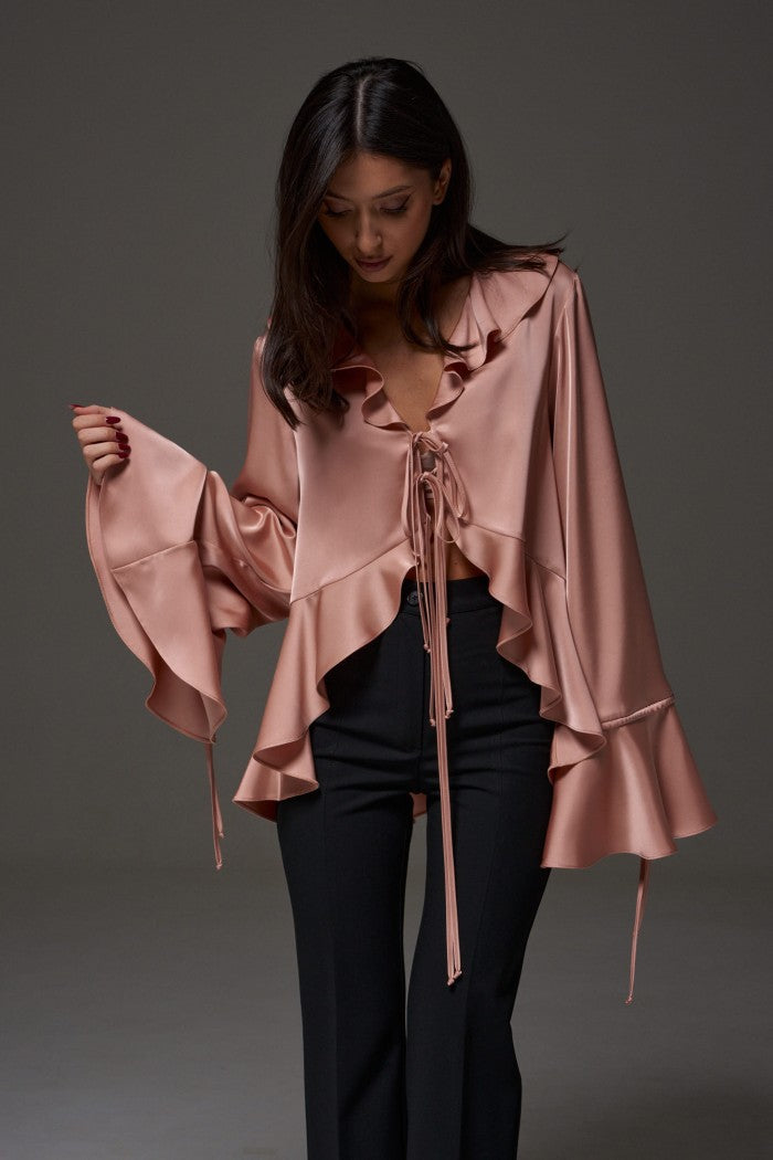 Blouse satin femmes avec manches à volants et nœud décoratif Chic & Stil