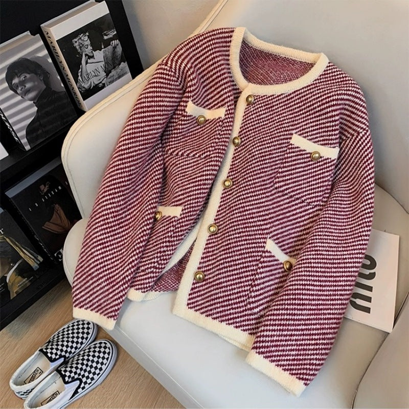 Ladies elegant cardigan in classic houndstooth design with gold buttons Lune London