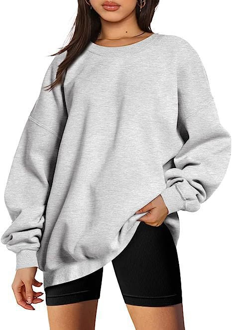 Oversized women's sweatshirt with simple sleeves Chic and Style