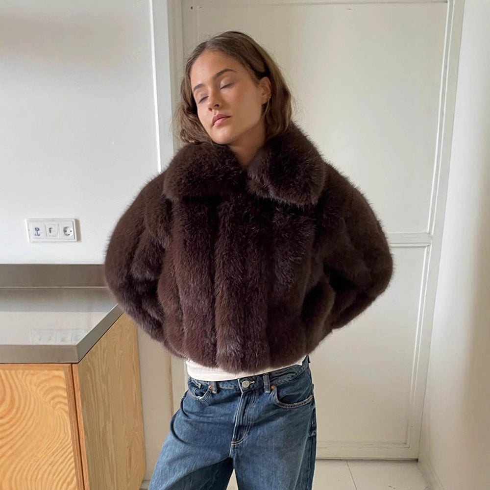 Ladies faux fur jacket in chic crop style