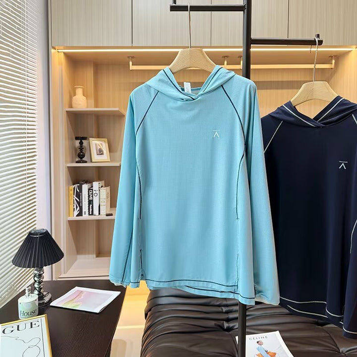 Haut de sport fonctionnel pour femmes avec capuche et propriétés respirantes Chic & Stil