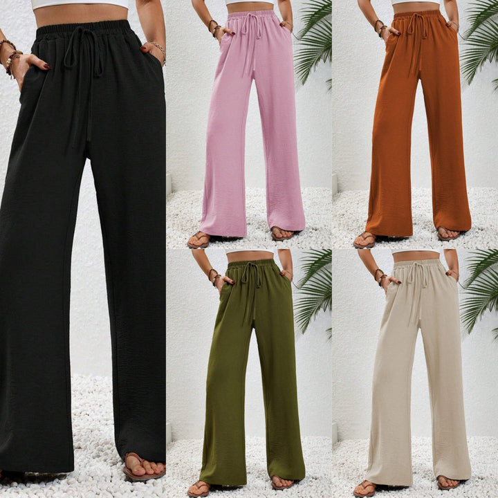 Loose-fit leisure pants for women with an elastic waistband and practical side pockets Lune London