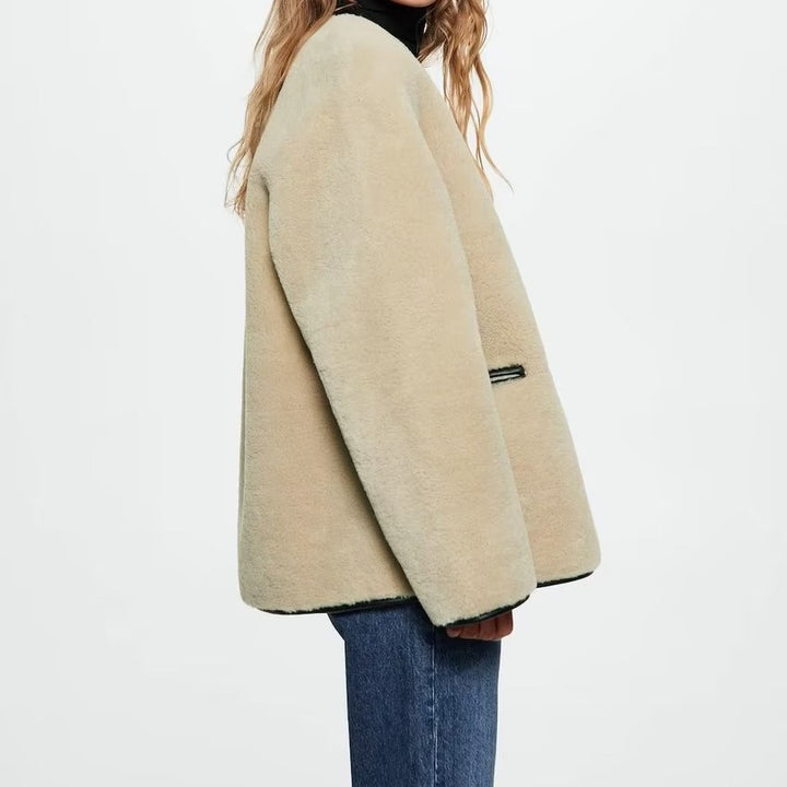Ladies comfortable A-shaped cardigan with button closure Lune London