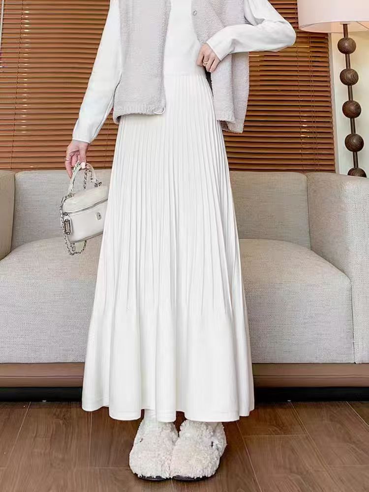 Elegant pleated skirt for ladies with high waist Lune London