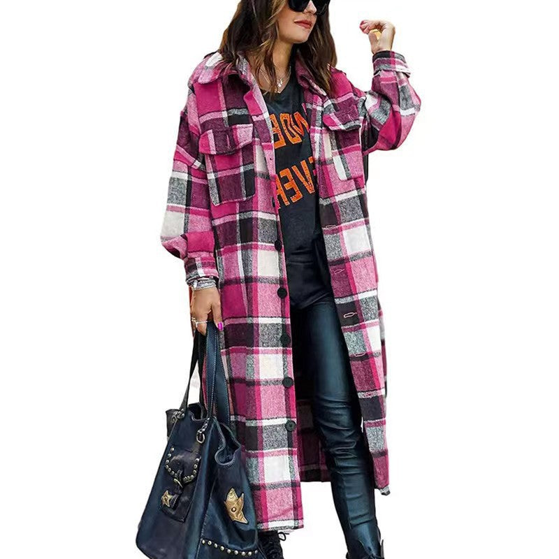 Ladies long checkered coat with practical pockets Lune London