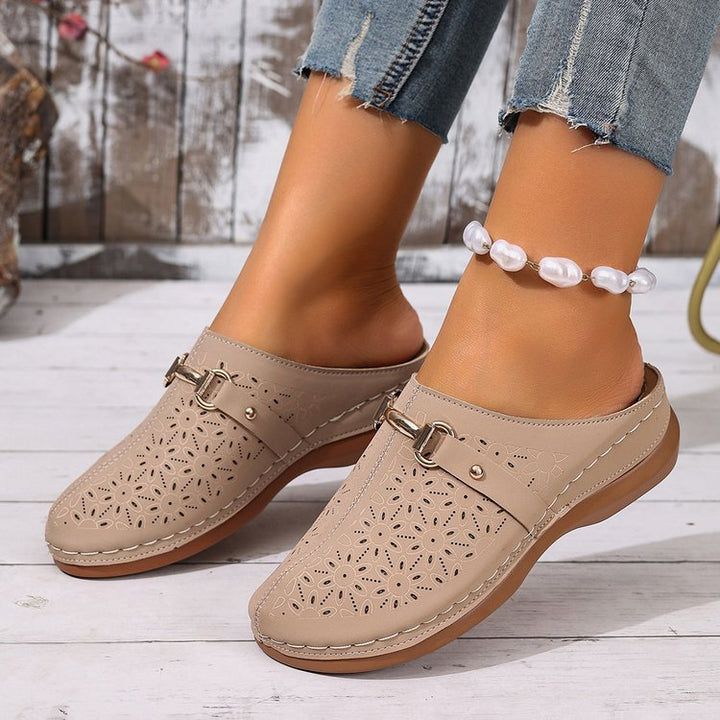 Comfortable clogs for women with floral application Lune London