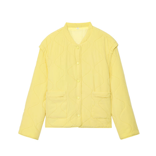 Quilted transition jacket for women with practical button closure and pockets Lune London