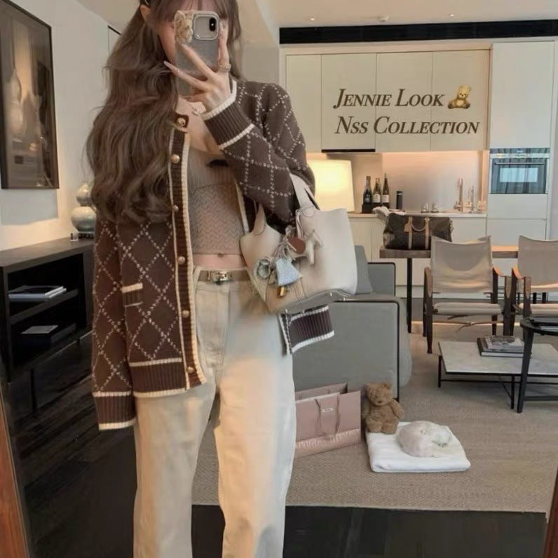 Women's knitted jacket with decorative pattern and pockets Lune London