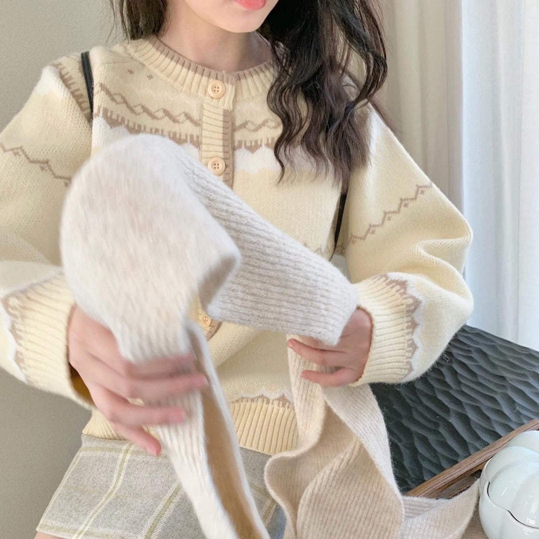Women's knitted jacket with artistic pattern Lune London