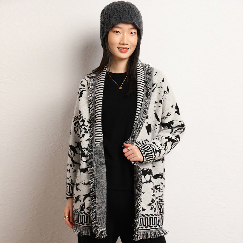 Cardigan Femme Confortable avec Motif Graphique et Détails Frangés Chic & Stil