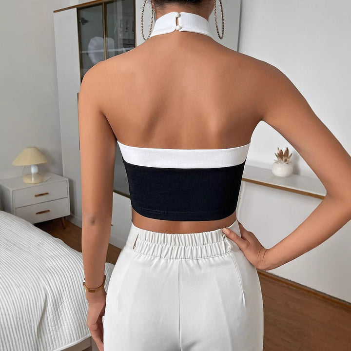 Elegant short top for women with crossed straps and high-quality fabric Chic & Stil