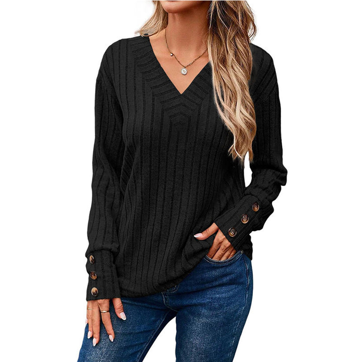 Casual women's V-neck sweater with textured ribbing design and elegant button details Lune London