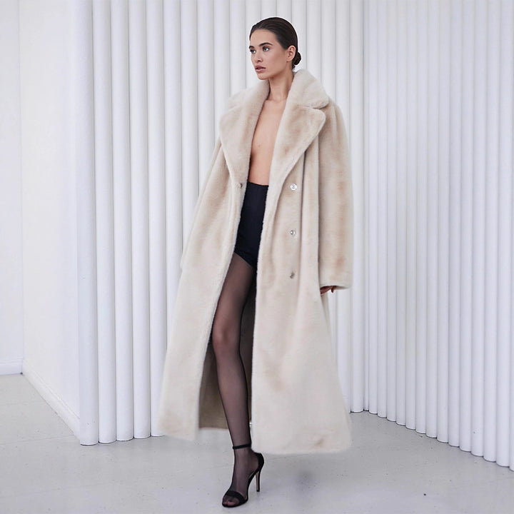 Ladies Elegant and Lined Winter Coat with a Wide Lapel Lune London