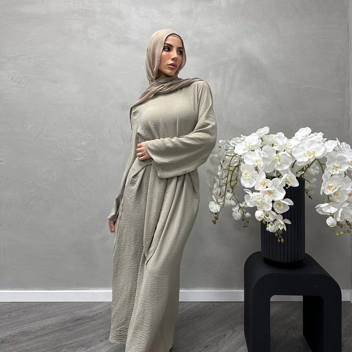 Trendy women's maxi dress in fluid fabric with wide sleeves Lune London