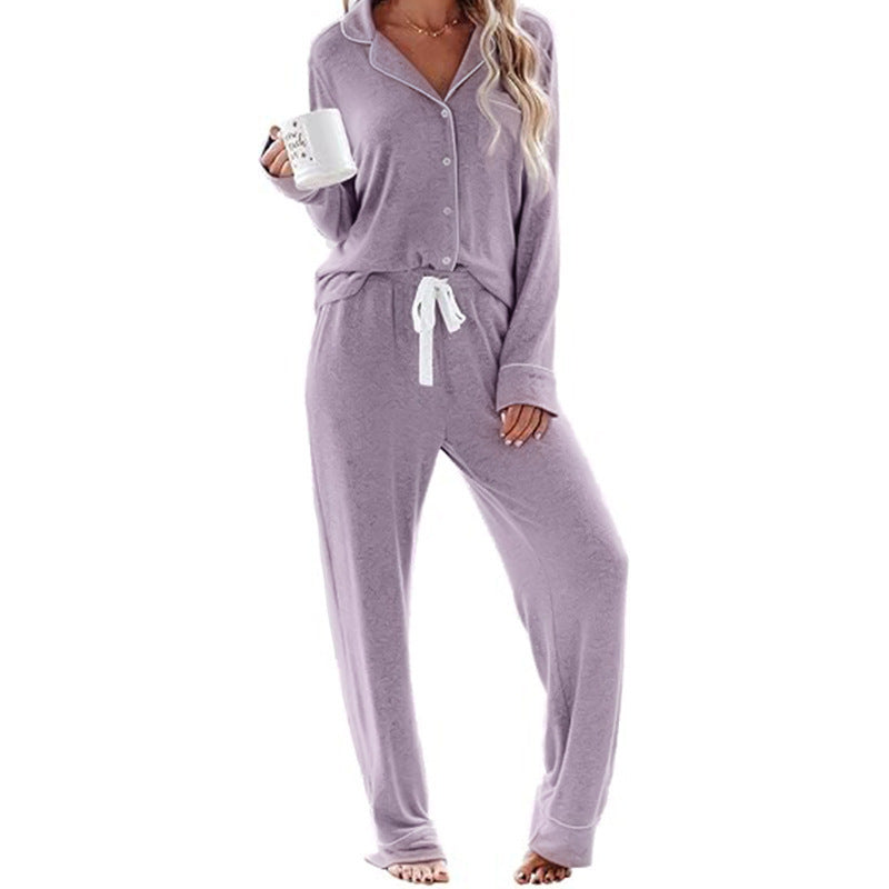 Women's pajama set made of soft, breathable material Lune London