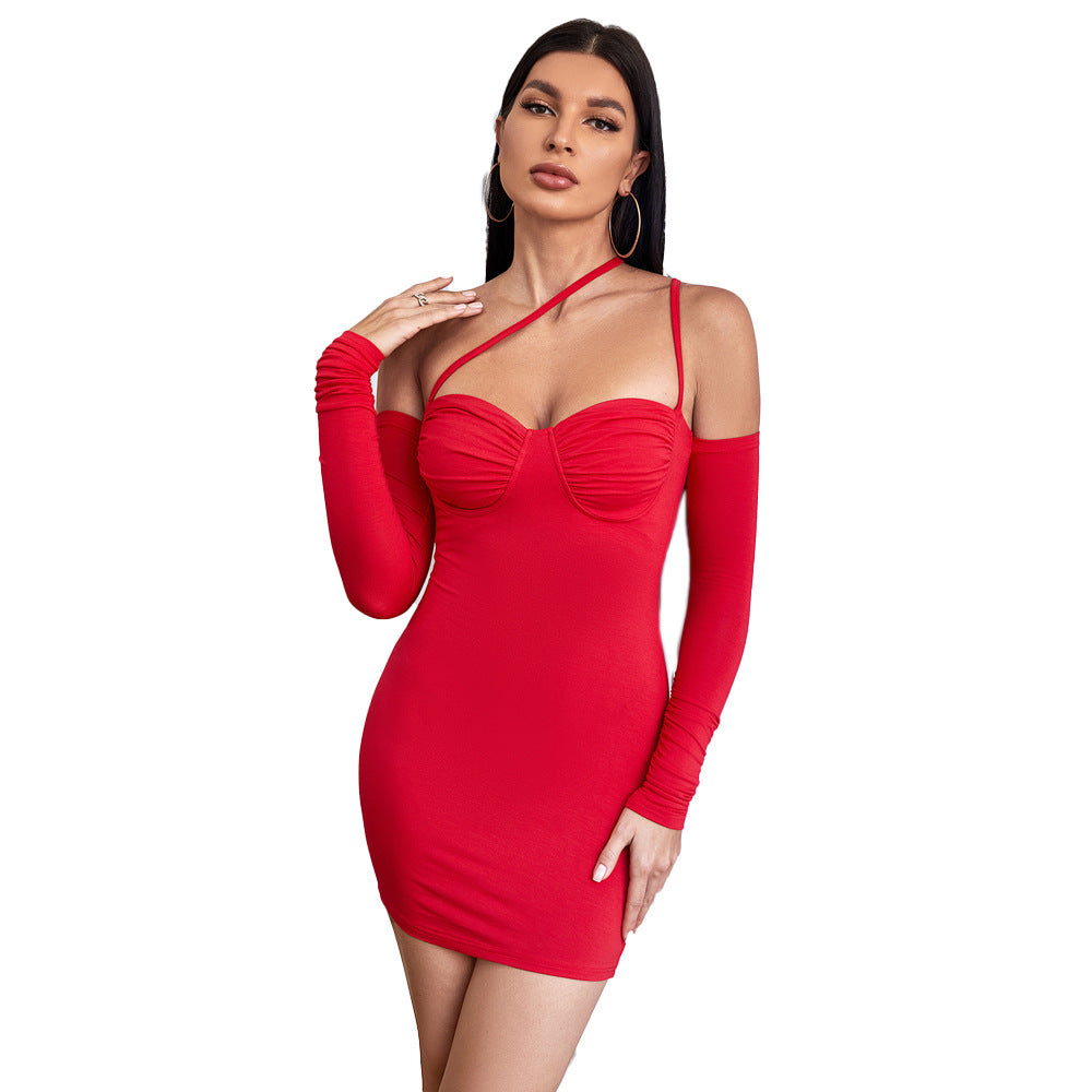 Robe mini pour femmes avec des manches longues hors-épaule et un détail de zip sophistiqué Chic & Stil
