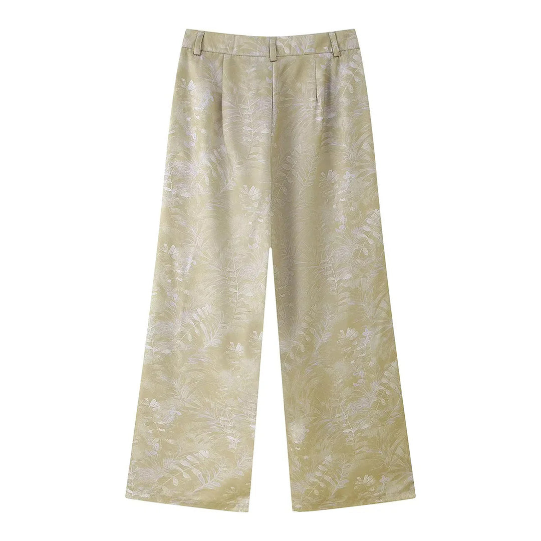 Elegant culotte pants for women with floral pattern and soft material Lune London