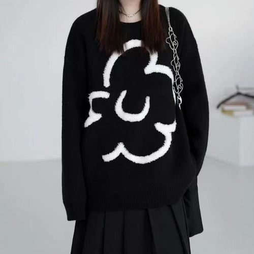 Casual knitted sweater for women with floral pattern Lune London