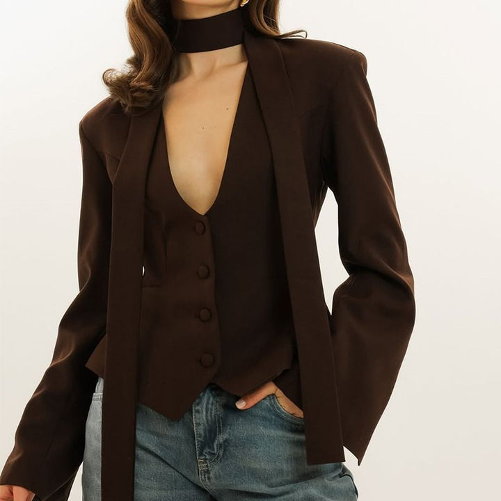 Women's blazer set with elegant collar option Lune London