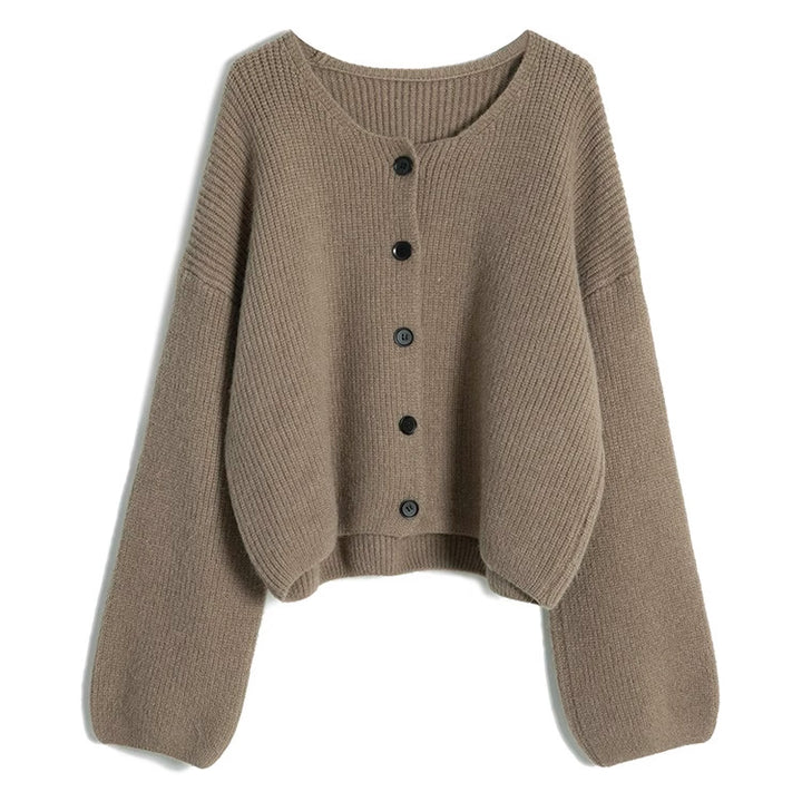 Trendy short cardigan for women with a fine ribbed structure and Lune London button details