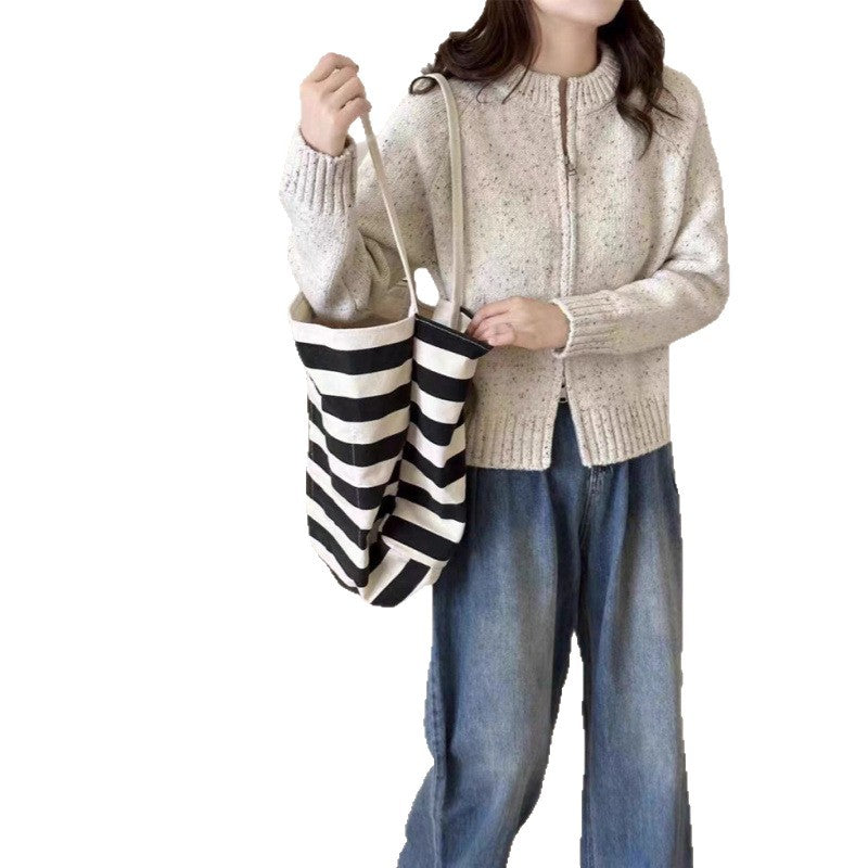 Ladies' knitted jacket with a modern zipper and ribbed finishes Lune London