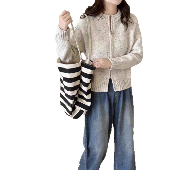 Ladies' knitted jacket with a modern zipper and ribbed finishes Lune London