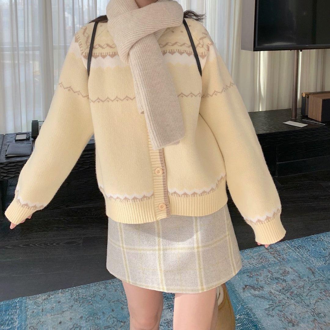 Women's knitted jacket with artistic pattern Lune London