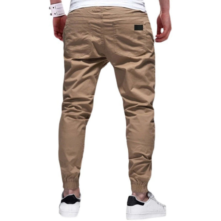 Trendy and comfortable jogging pants for men with elastic waistband and pockets Lune London