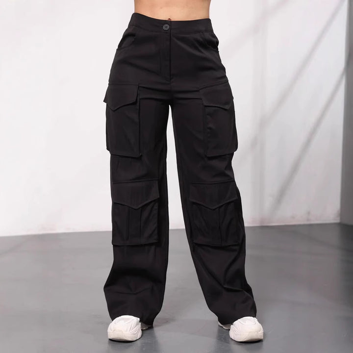 Women's cargo pants with practical pockets and wide leg Lune London