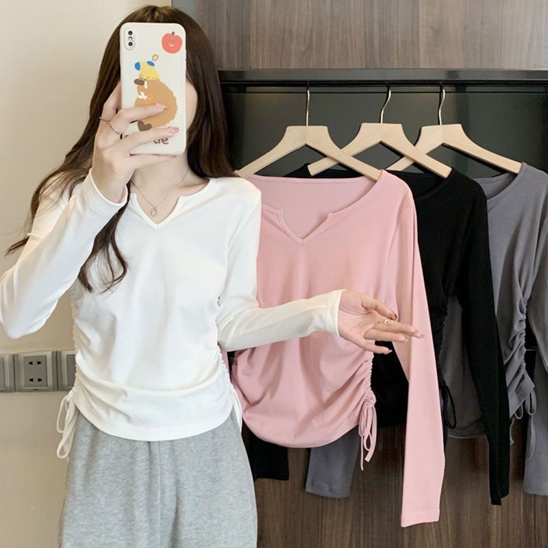 Women's versatile long-sleeve shirt with stylish V-neck and gathering Chic & Stil