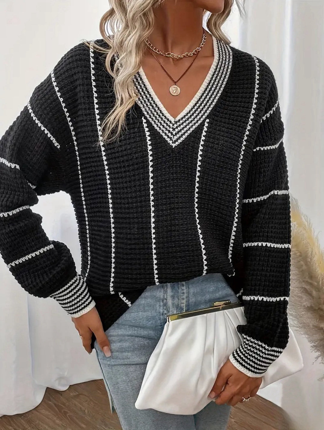 Casual sweater for women with V-neck and stripes Lune London