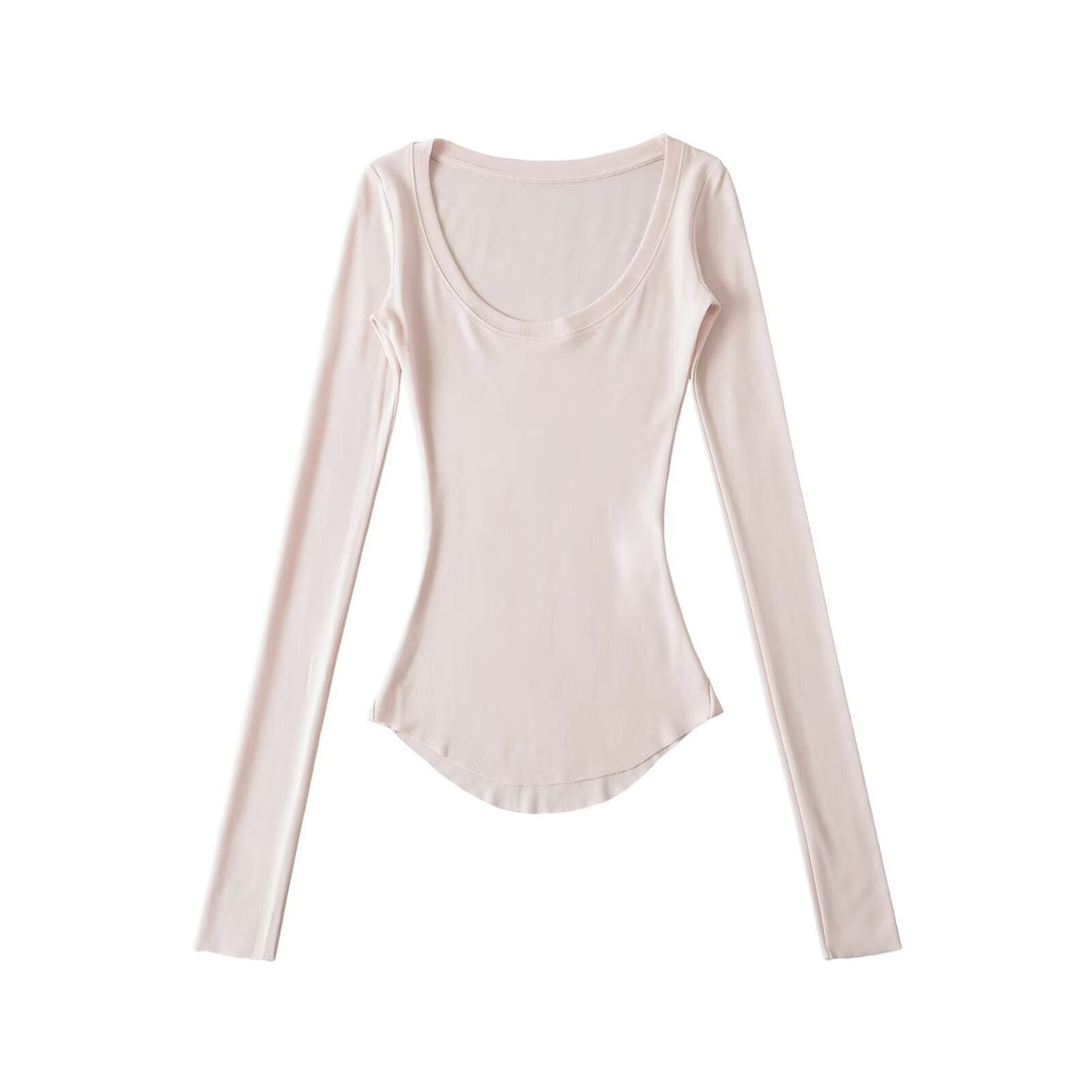 Long sleeve blouse for women with an elegant round collar and a fitted cut Lune London