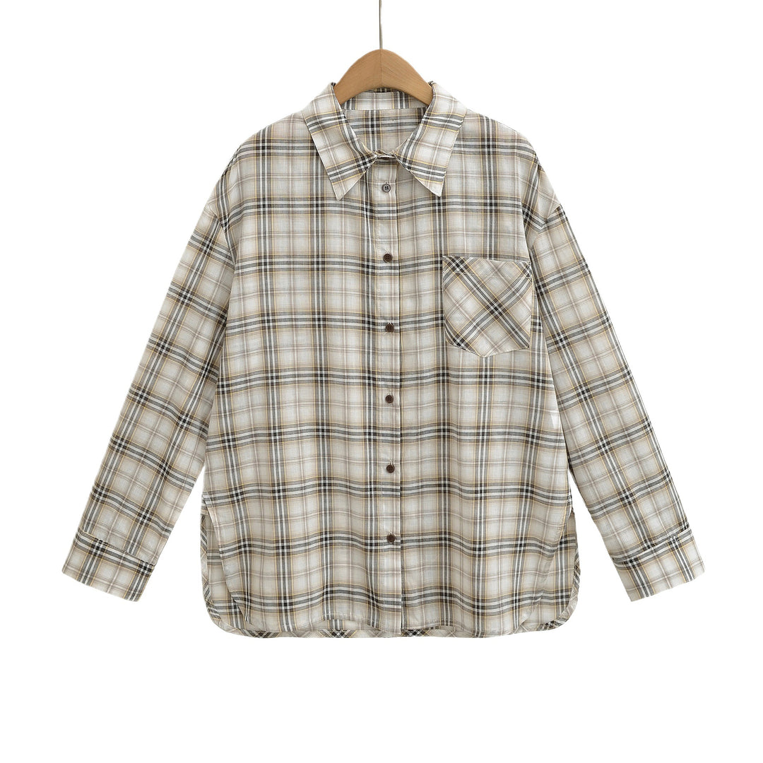 Casual plaid shirt for women with an oversized fit and practical chest pocket Lune London