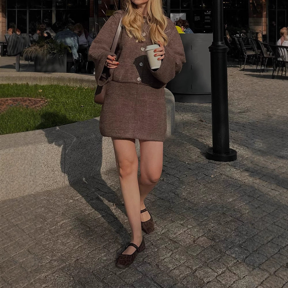 Knitted set for women with elegant button details Lune London